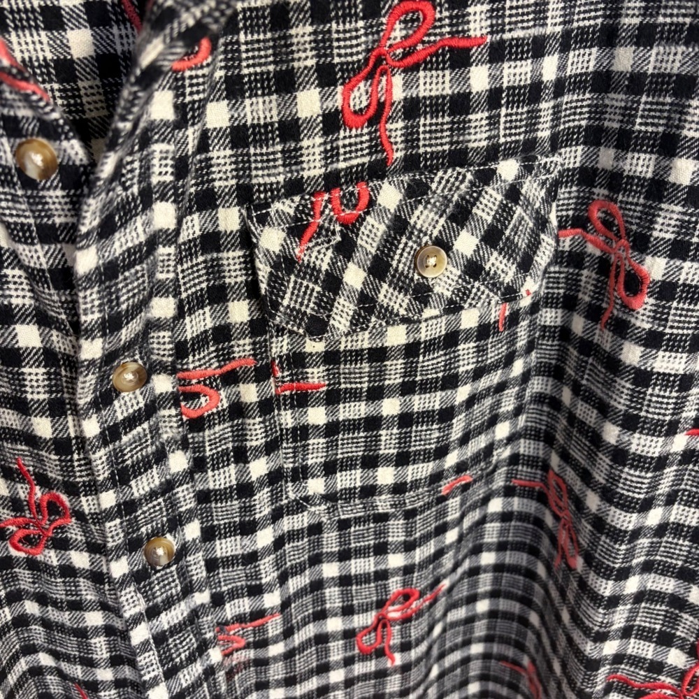 BDG Flannel Shirt Size M Black White Bow Embroidered Plaid Oversized Button Down - Picture 8 of 13